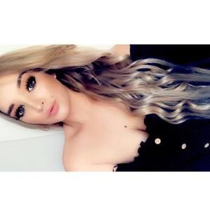 Meet your Posher, Daniela